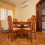 Mara * Kaštel Štafilić